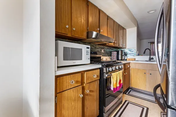 $279,000 | 1620 Waxwing Court, Schaumburg, IL 60173