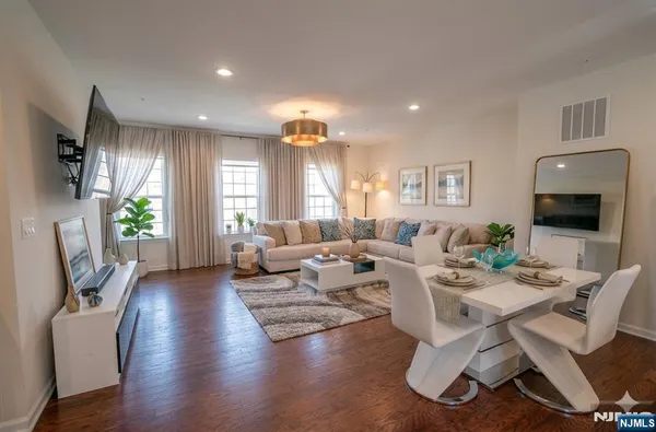 $4,975 | 78 Landmark Lane, Unit 78, Fair Lawn, NJ 07410
