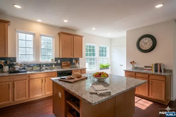 $4,975 | 78 Landmark Lane, Unit 78, Fair Lawn, NJ 07410