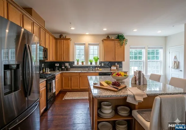 $4,975 | 78 Landmark Lane, Unit 78, Fair Lawn, NJ 07410