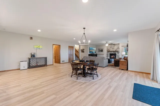 $900,000 | 8186 Ideal Court, Forest Lake, MN 55025