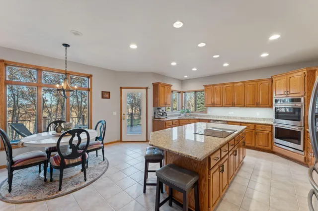 $900,000 | 8186 Ideal Court, Forest Lake, MN 55025