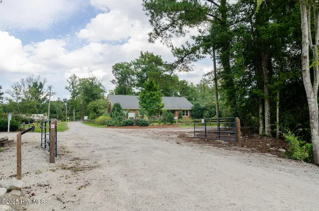 $2,375 | 2120 Old Winter Park Road, Wilmington, NC 28405