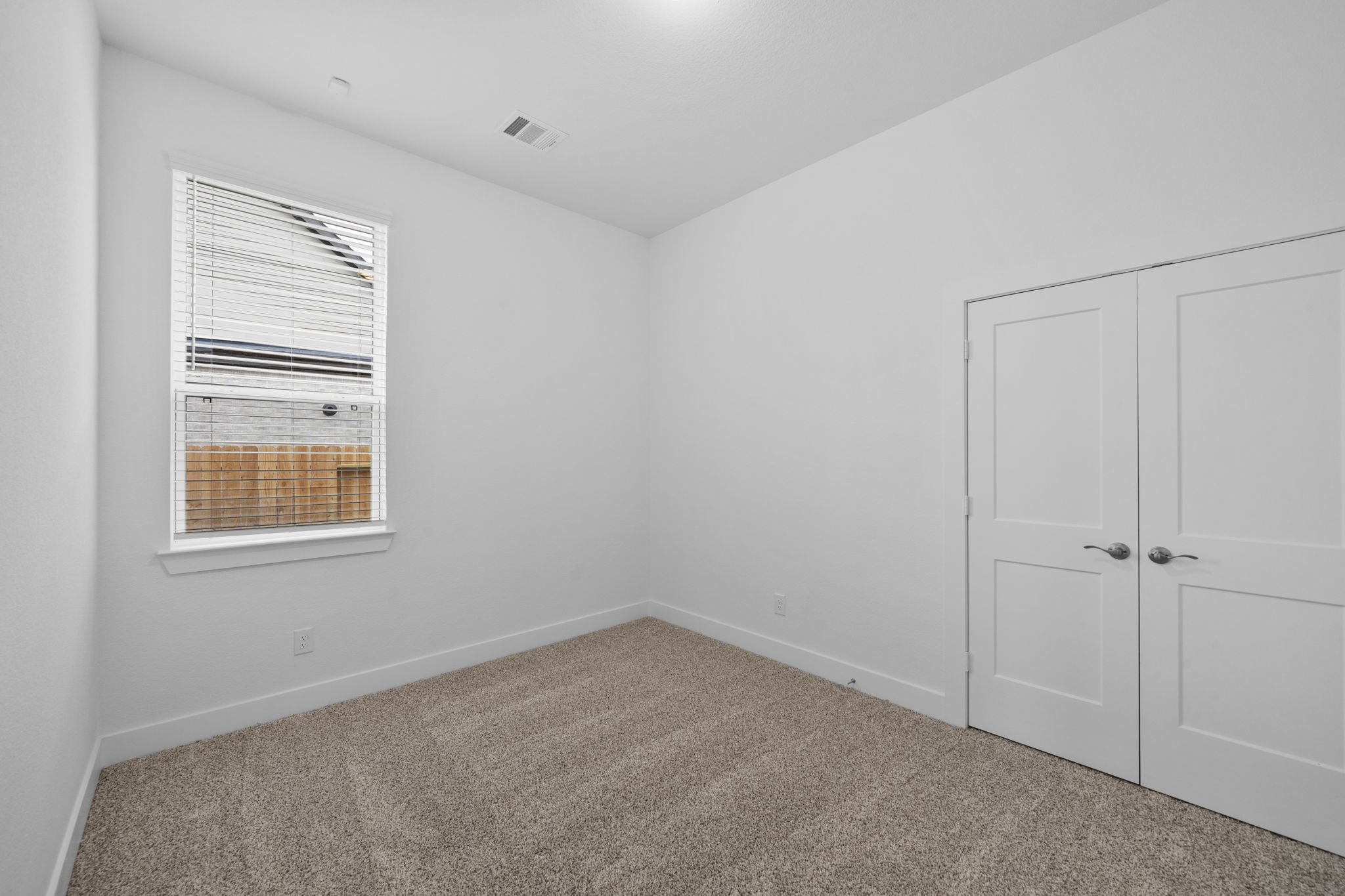 337 Gambels Quail Road Waller, TX 77484 - Photo 16 of 35 an empty room with windows