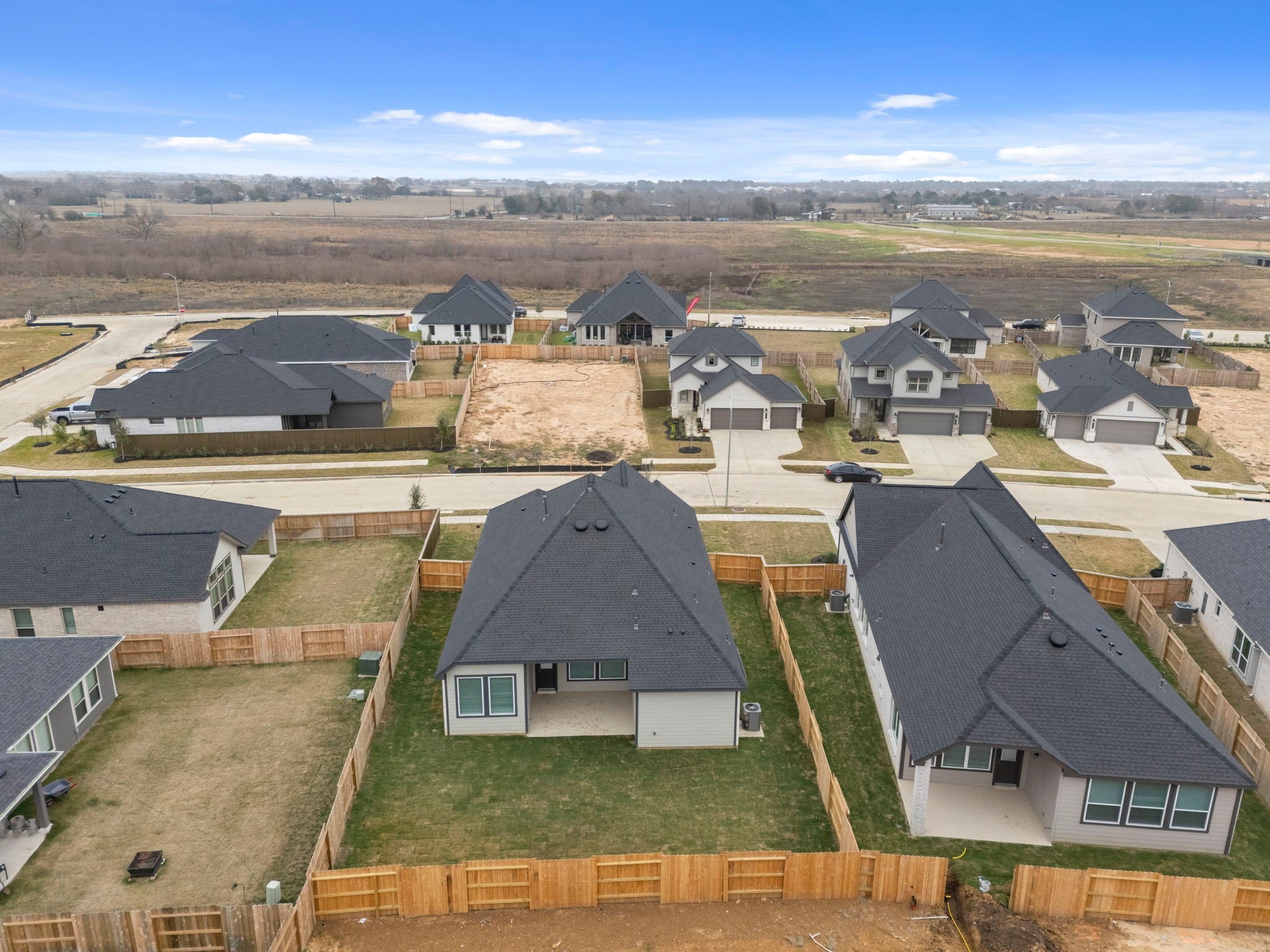 337 Gambels Quail Road Waller, TX 77484 - Photo 28 of 35 a view of an ocean