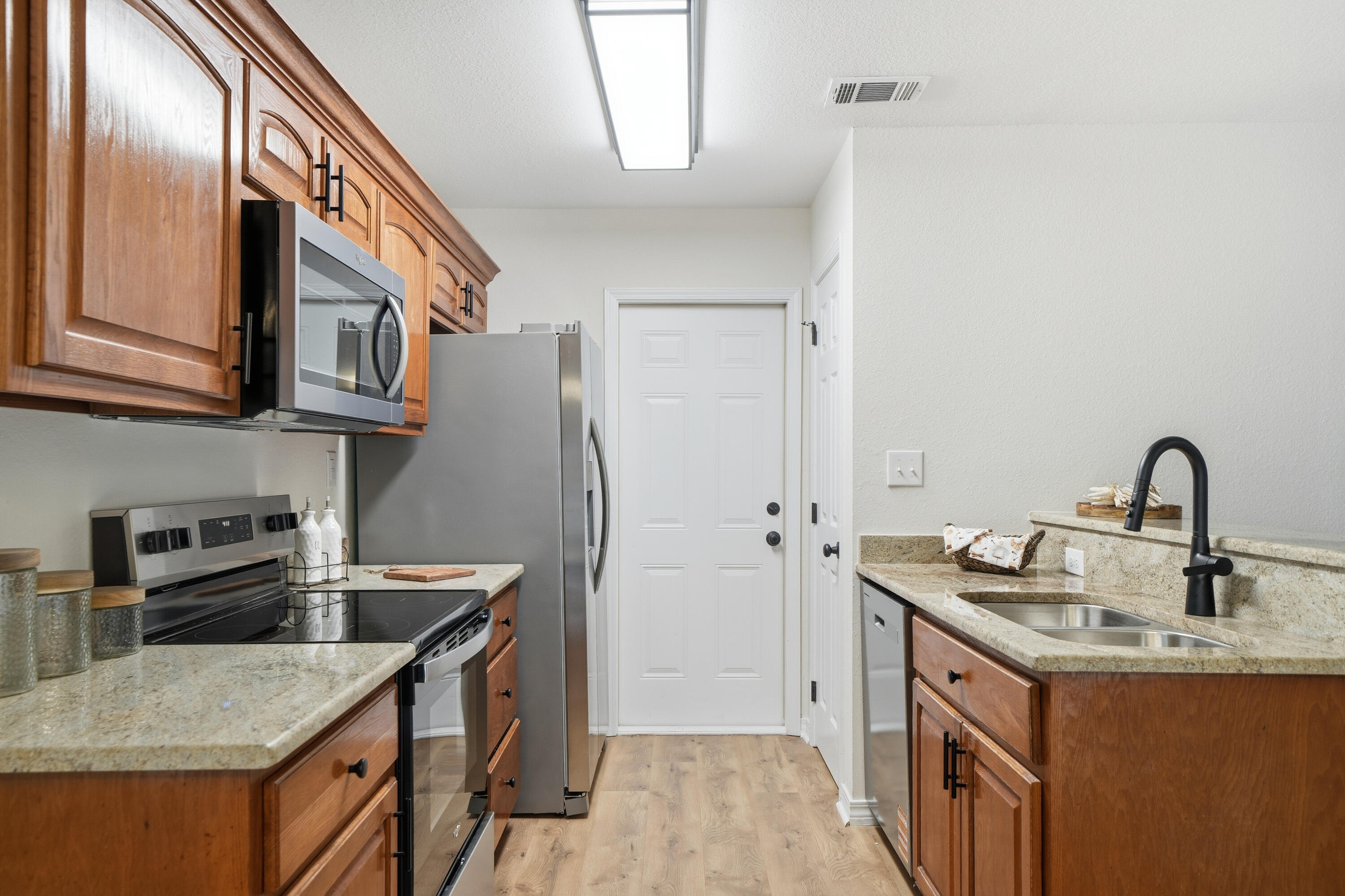 420 Williams Avenue Crestview, FL 32539 - Photo 5 of 27 DSC08276