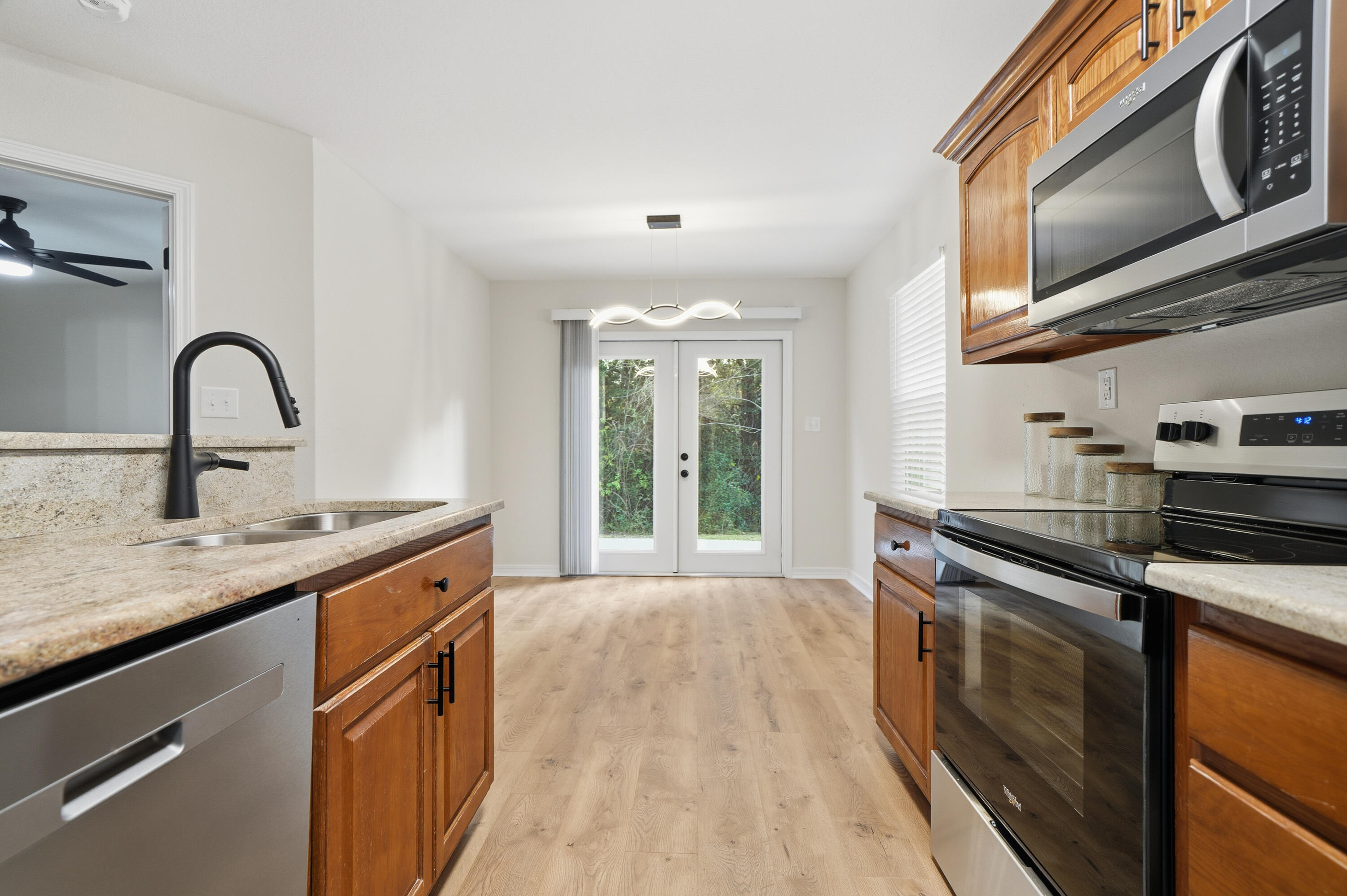 420 Williams Avenue Crestview, FL 32539 - Photo 6 of 27 DSC08285