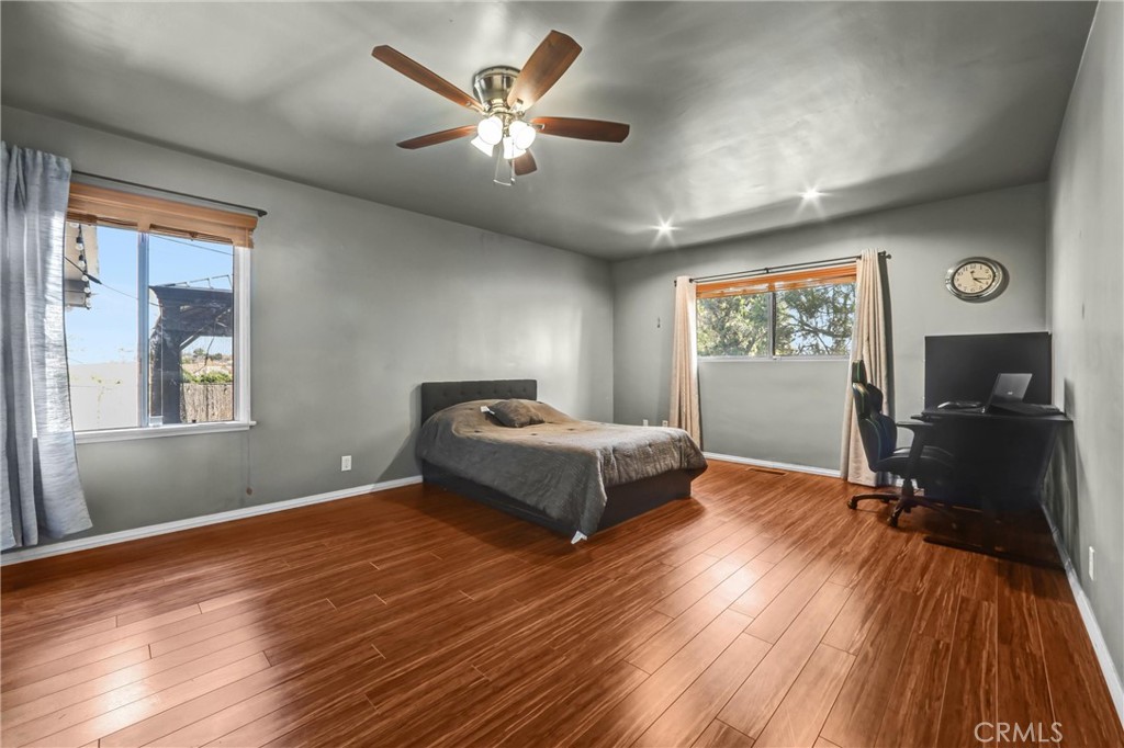 824 Stanford Road Burbank, CA 91504 - Photo 29 of 46