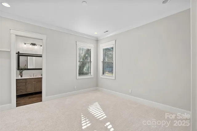 a view of livingroom with furniture