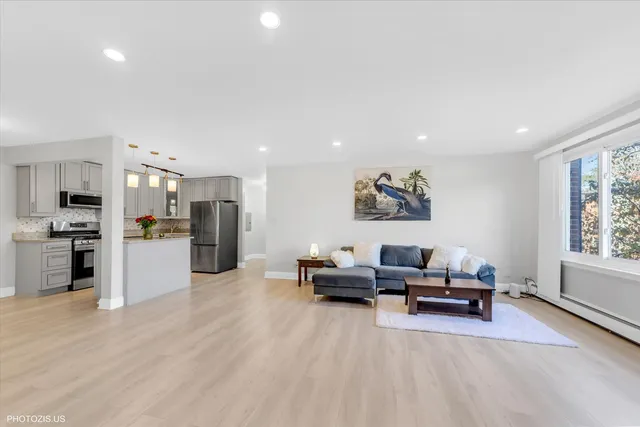 $275,000 | 1126 South New Wilke Road, Unit 307, Arlington Heights, IL 60005