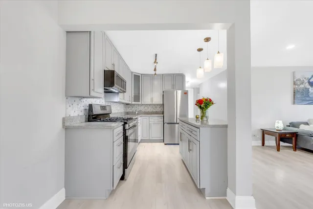 $275,000 | 1126 South New Wilke Road, Unit 307, Arlington Heights, IL 60005