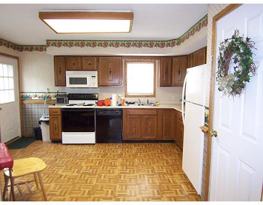 198 Denver Street Springfield, MA 01109 - Photo 3 of 5