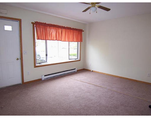 198 Denver Street Springfield, MA 01109 - Photo 4 of 5