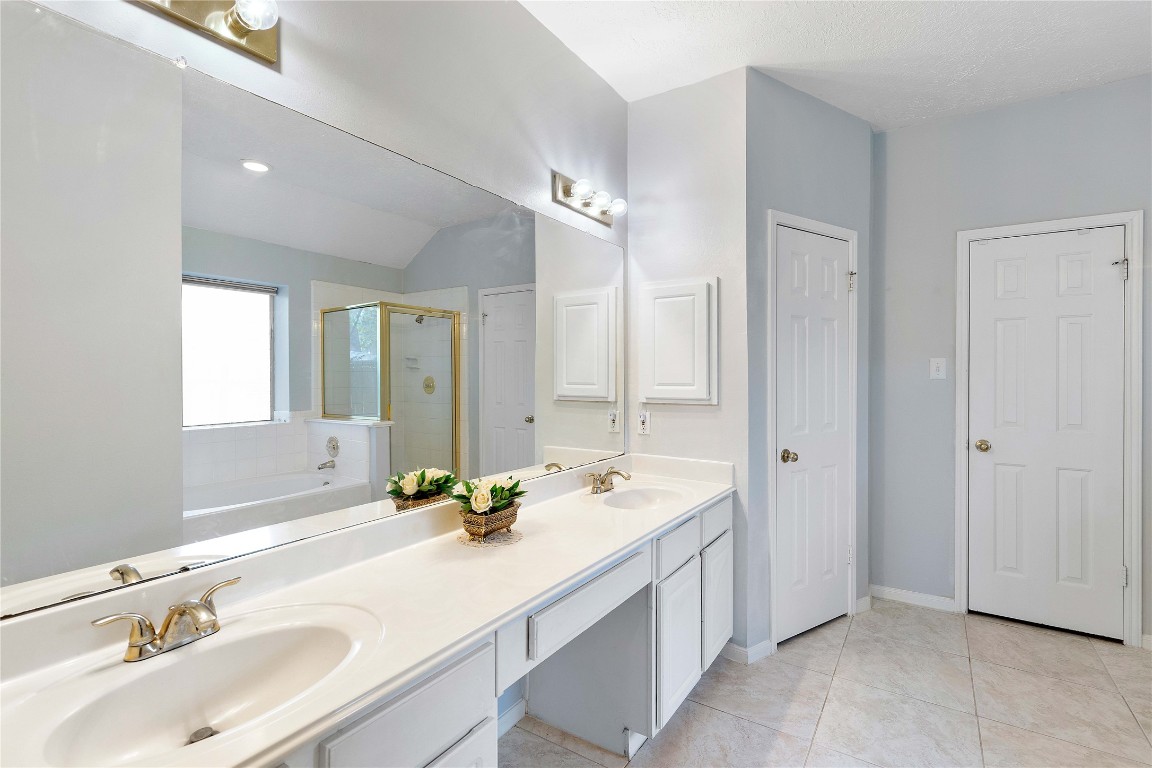 1707 Moston Drive Spring, TX 77386 - Photo 25 of 41 Primary bathroom.