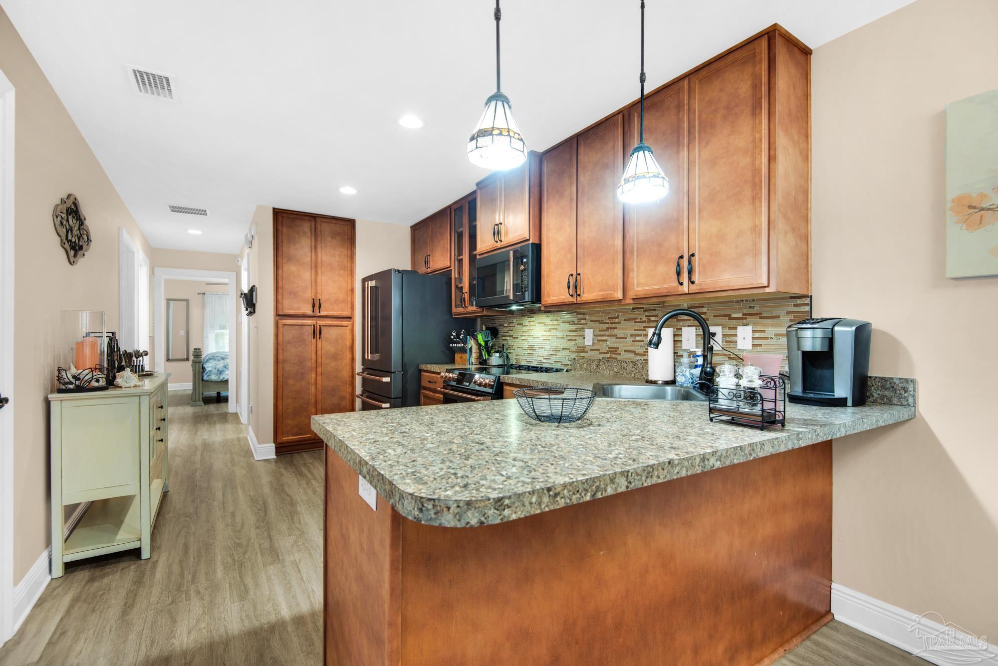 323 North Reus Street Pensacola, FL 32501 - Photo 14 of 32