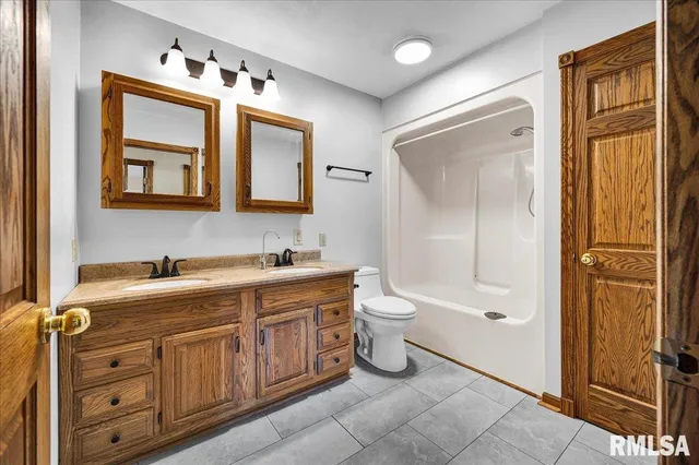 $599,900 | 20915 North Blue Ridge Road, Chillicothe, IL 61523