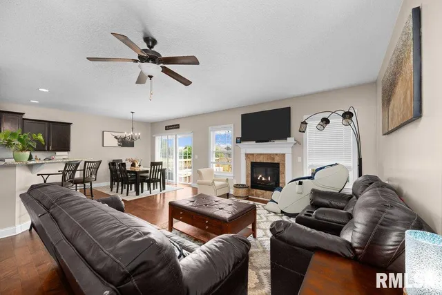 $499,900 | 67 Cobblestone Lane, Le Claire, IA 52753