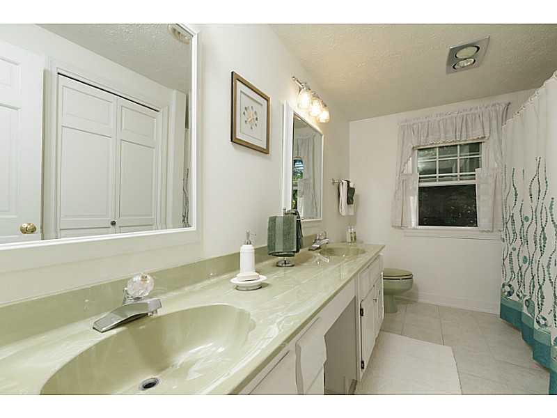 4 High Point Road Scarborough, ME 04074 - Photo 25 of 35 Bathroom.