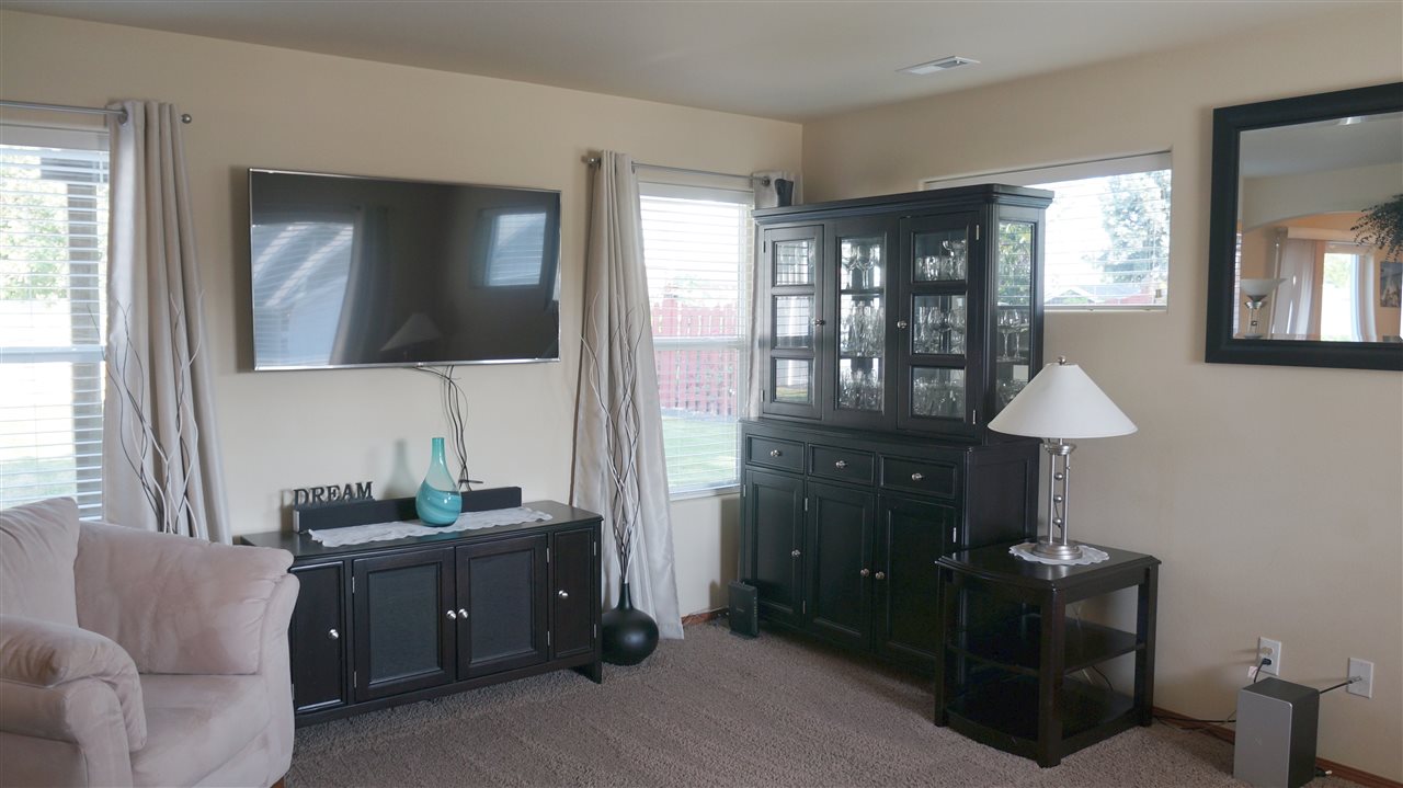 7718 North Maple Street Spokane, WA 99208 - Photo 3 of 20 Gallery Image 3
