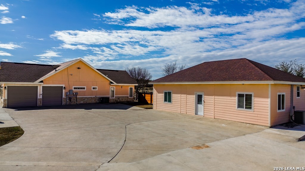 1182 Wagon Wheel Road Eagle Pass, TX 78852 - Photo 9 of 44