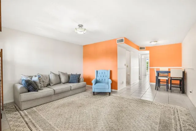 $65,000 | 9081 Sunrise Lakes Boulevard, Unit 214, Sunrise, FL 33322