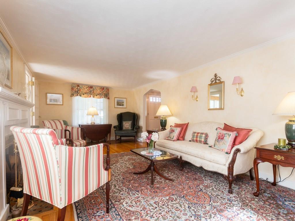 35 Shaw Road Belmont, MA 02478 - Photo 8 of 34 Gallery Image 8