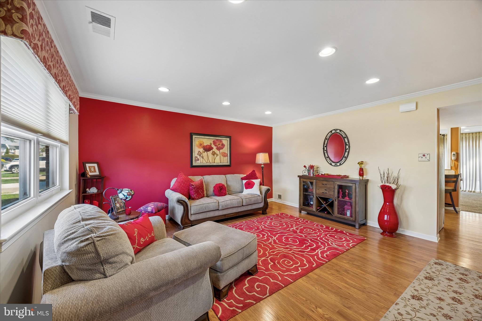 9841 Cowden Street Philadelphia, PA 19115 - Photo 3 of 24 Recessed lighting