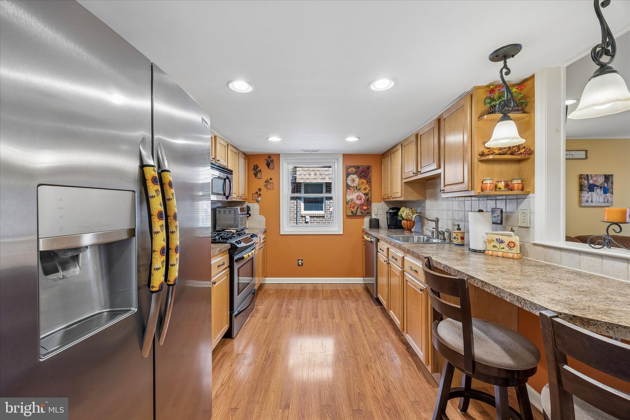 9841 Cowden Street Philadelphia, PA 19115 - Photo 6 of 24 Stainless Appliances