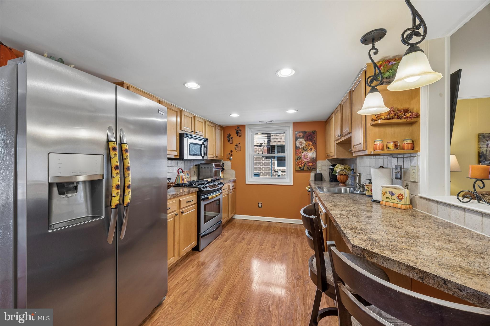 9841 Cowden Street Philadelphia, PA 19115 - Photo 7 of 24 Breakfast Bar