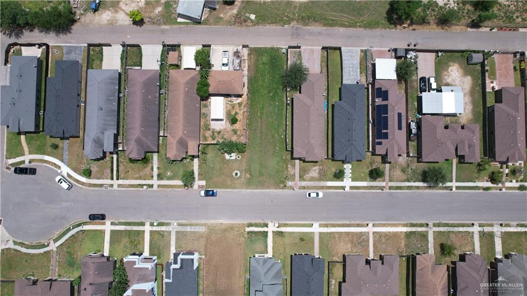 1728 Leann Rimes Road Edinburg, TX 78542 - Photo 4 of 8 a front view of a house with a yard