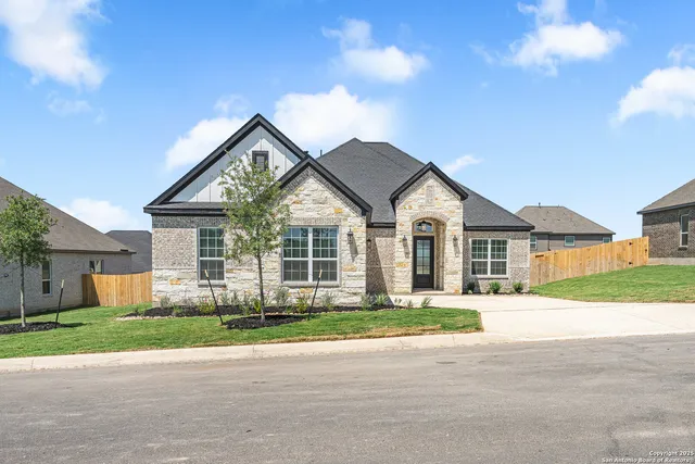 $559,900 | 305 Lawrence Drive, Castroville, TX 78009
