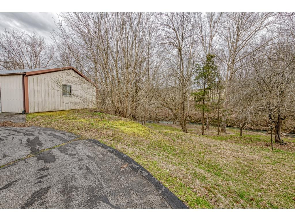 588 Dry Branch Road Bluff City, TN 37618 - Photo 4 of 25 Photo 4