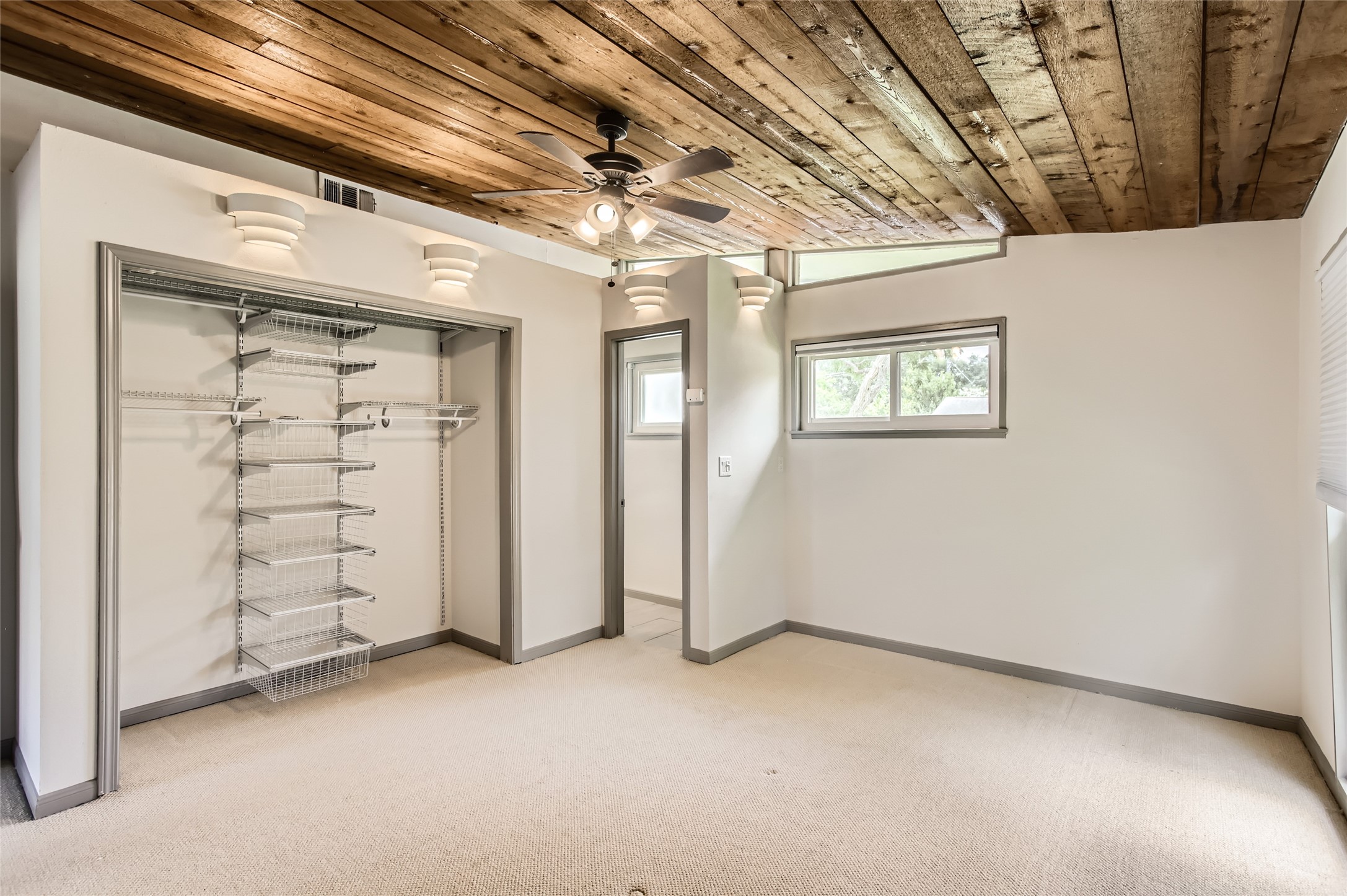 6509 Birdwood Road Houston, TX 77074 - Photo 16 of 26 an empty room with windows