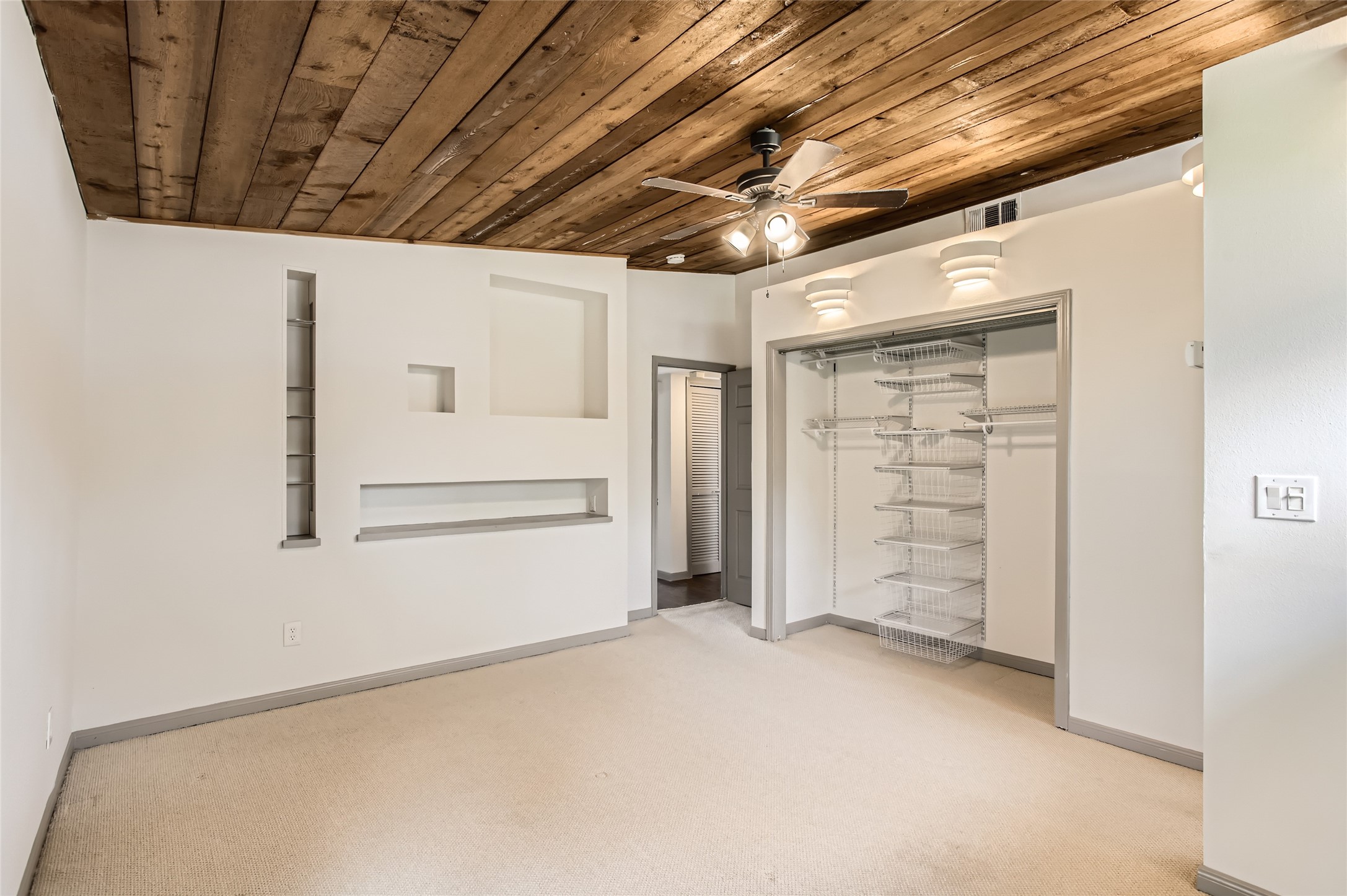 6509 Birdwood Road Houston, TX 77074 - Photo 17 of 26 a view of an empty room