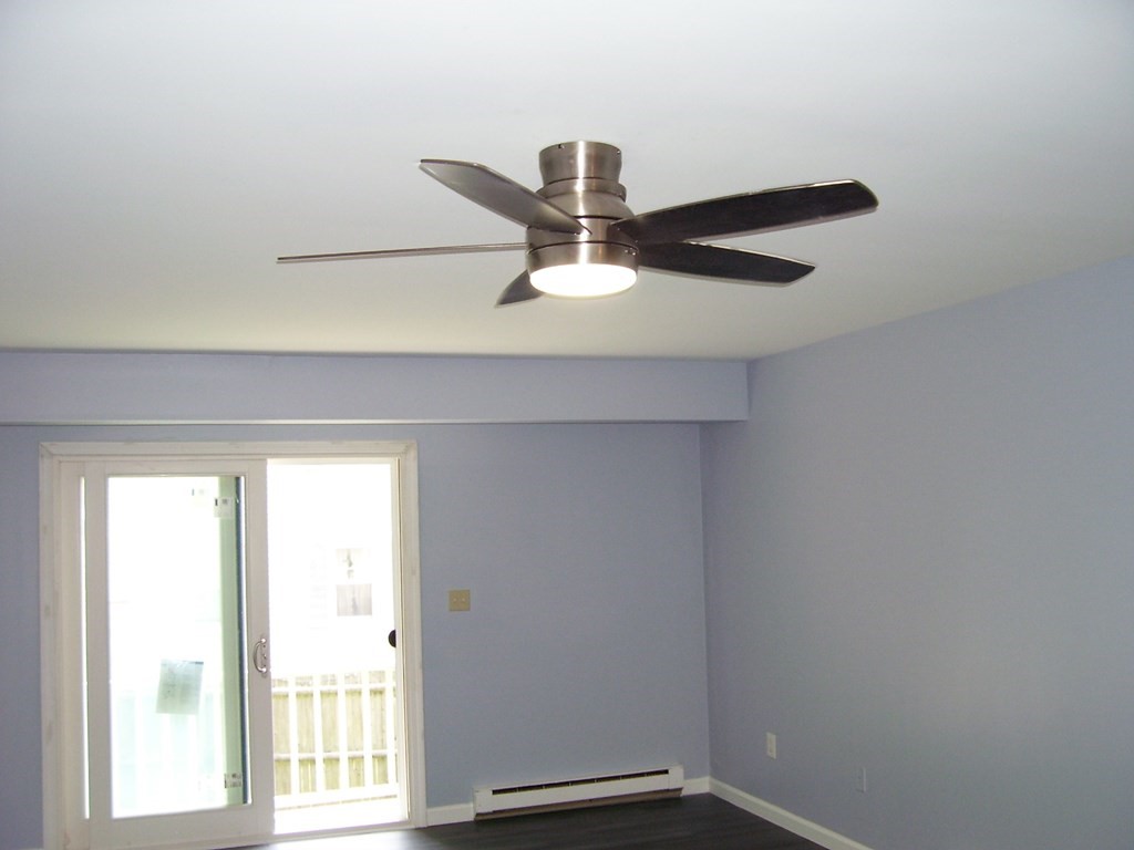 4 Balcomb Street, Unit 4 Salem, MA 01970 - Photo 15 of 38 a room with table and window