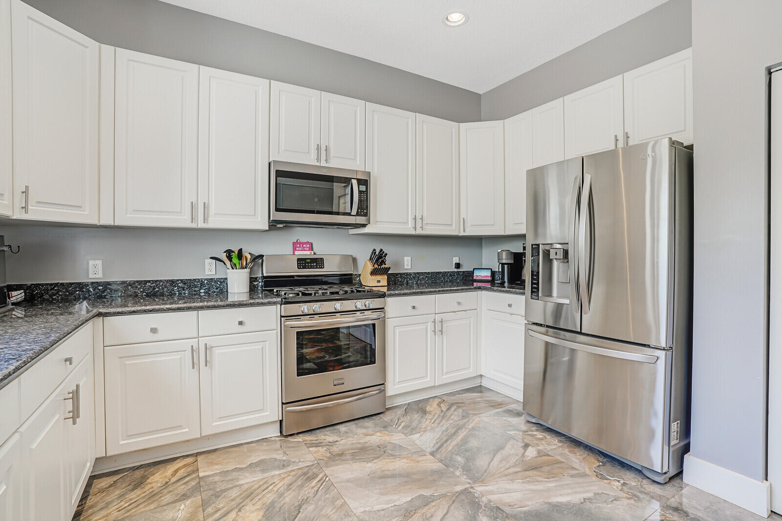 403 Mangrove Point Jupiter, FL 33458 - Photo 13 of 51 kitchen