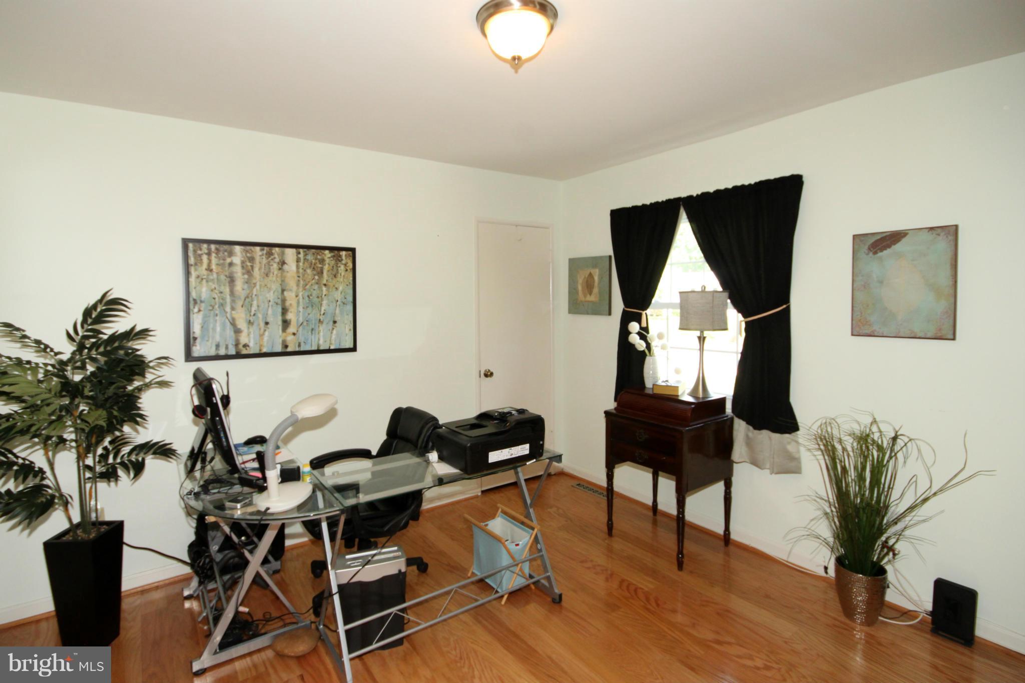 6220 Apache Street Springfield, VA 22150 - Photo 13 of 21 Bedroom