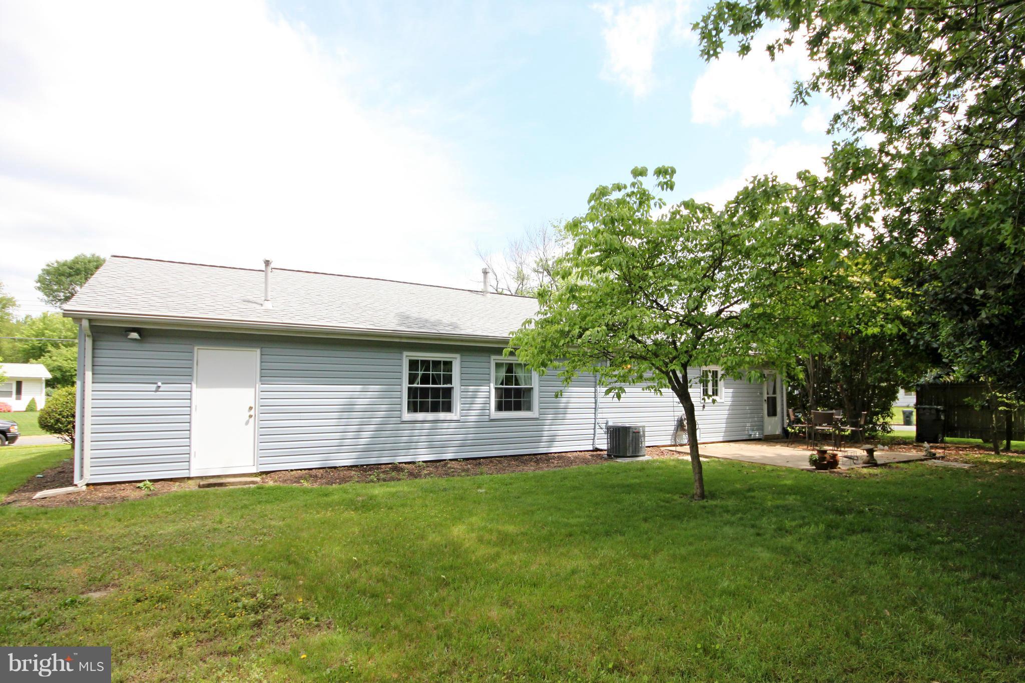 6220 Apache Street Springfield, VA 22150 - Photo 19 of 21 Exterior (Rear)
