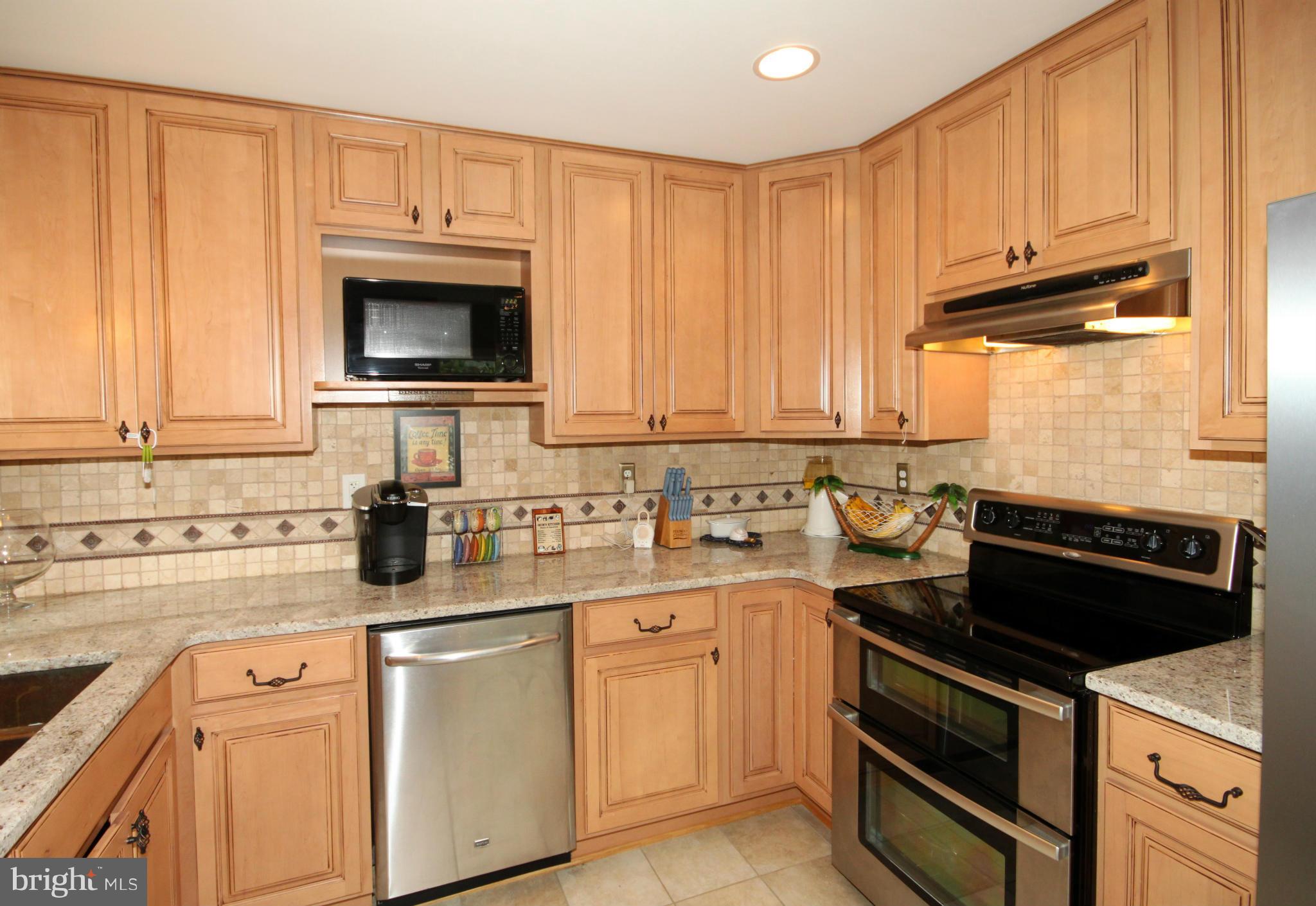 6220 Apache Street Springfield, VA 22150 - Photo 5 of 21 Kitchen
