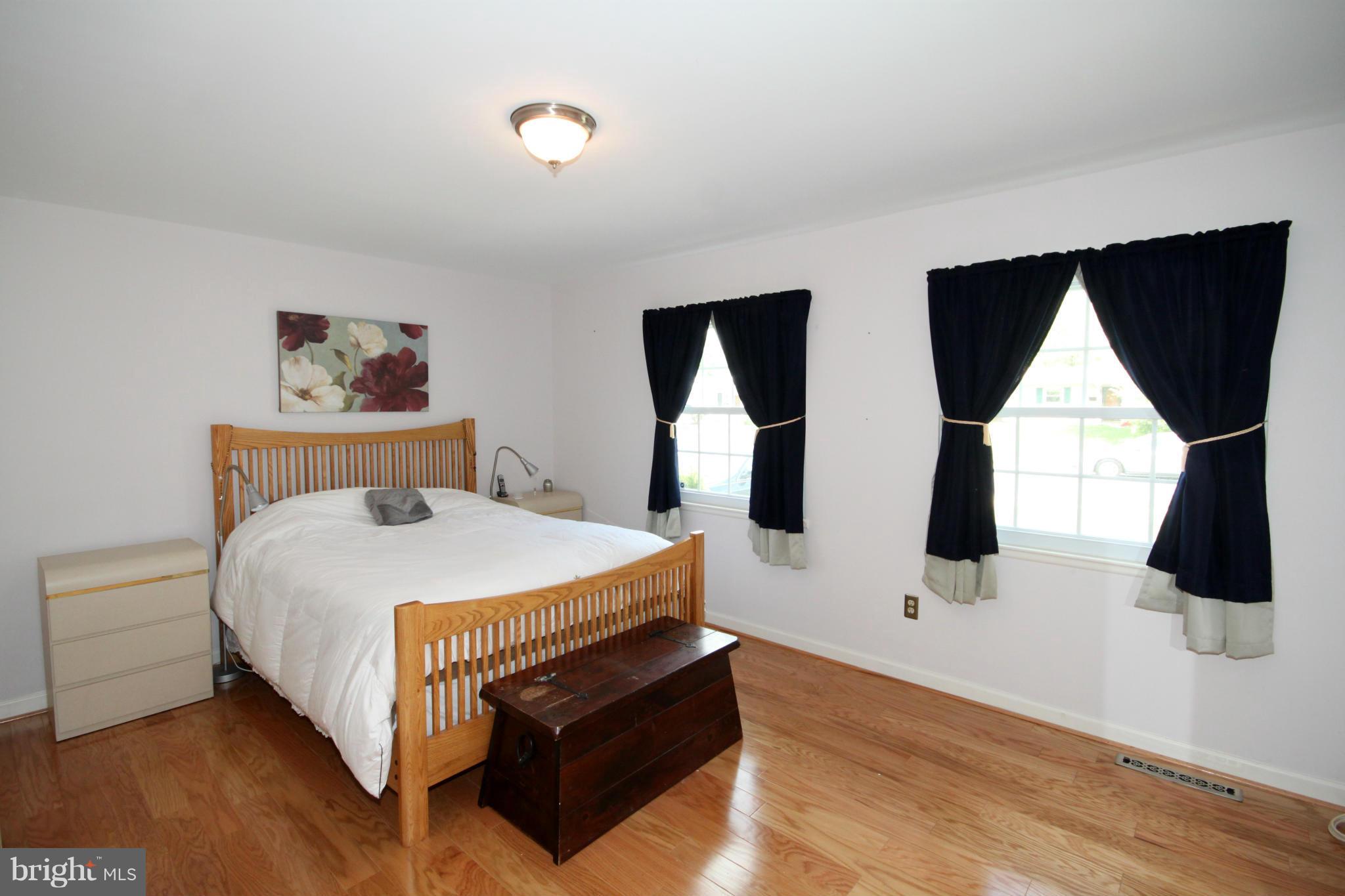 6220 Apache Street Springfield, VA 22150 - Photo 9 of 21 Bedroom