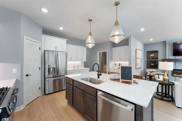 $520,000 | 405 James Parkway, Cottage Grove, MN 55016