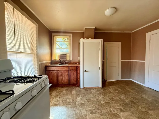 $800 | 3100 Avenue G, Unit 200, Fort Worth, TX 76105