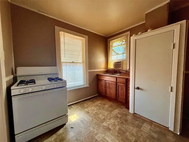 $800 | 3100 Avenue G, Unit 200, Fort Worth, TX 76105