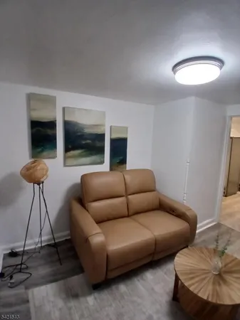 $2,400 | 17 Thomas Street, Unit 2, Bloomfield, NJ 07003