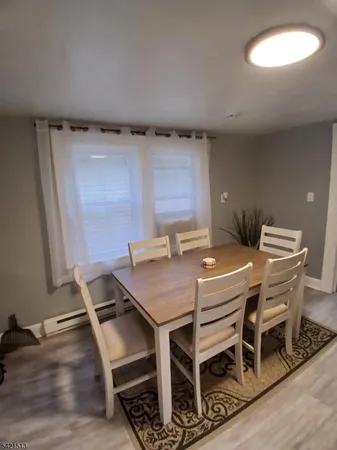 $2,400 | 17 Thomas Street, Unit 2, Bloomfield, NJ 07003