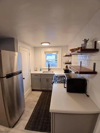 $2,400 | 17 Thomas Street, Unit 2, Bloomfield, NJ 07003