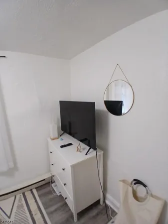 $2,400 | 17 Thomas Street, Unit 2, Bloomfield, NJ 07003