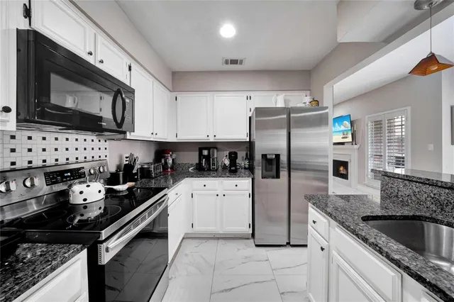 $2,800 | 8518 Coppertowne Lane, Dallas, TX 75243