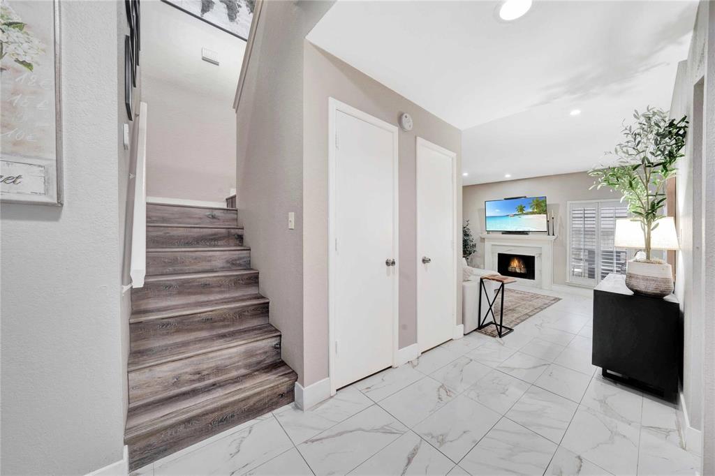 8518 Coppertowne Lane Dallas, TX 75243 - Photo 6 of 32 a view of entryway and workspace