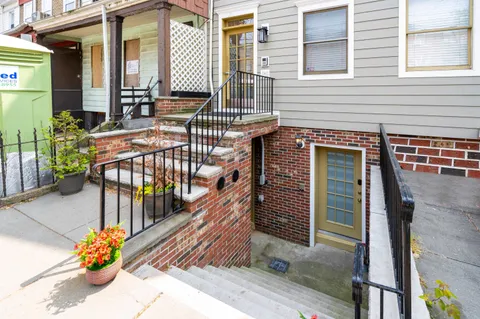 $440,000 | 277 3rd Street, Unit 1, Jersey City, NJ 07302
